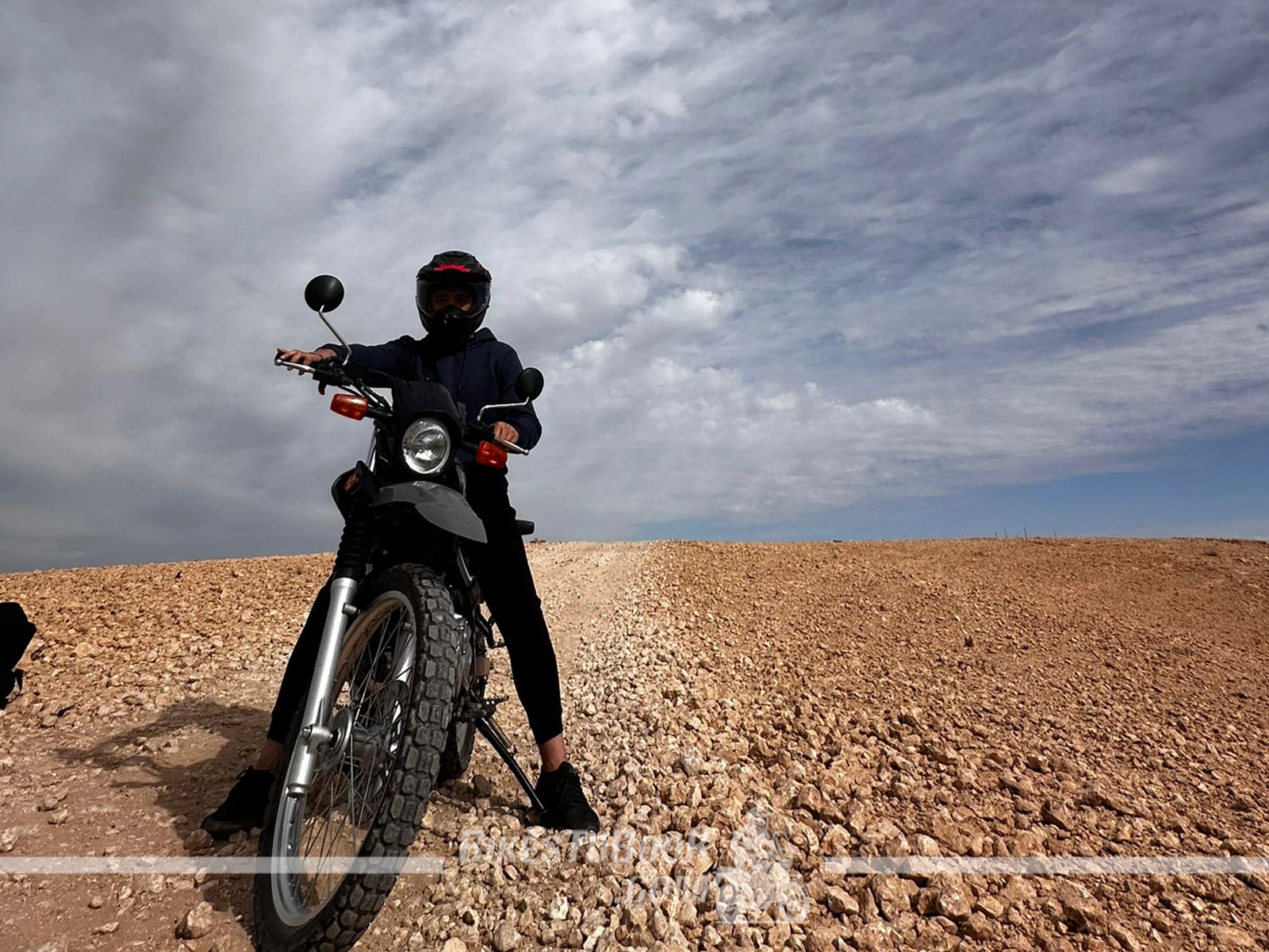 Discover the Agafay Desert by Motorcycle: The Ultimate Yamaha XT250 Adventure from Marrakech gallery 2