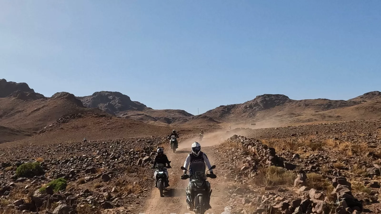 Best Motorcycle Roads in Morocco: Routes, Seasons & Tips